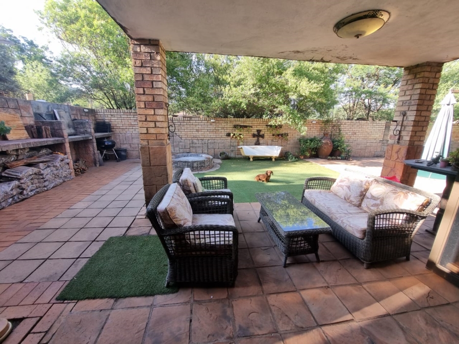 4 Bedroom Property for Sale in Buffelspoort Eco Estate North West